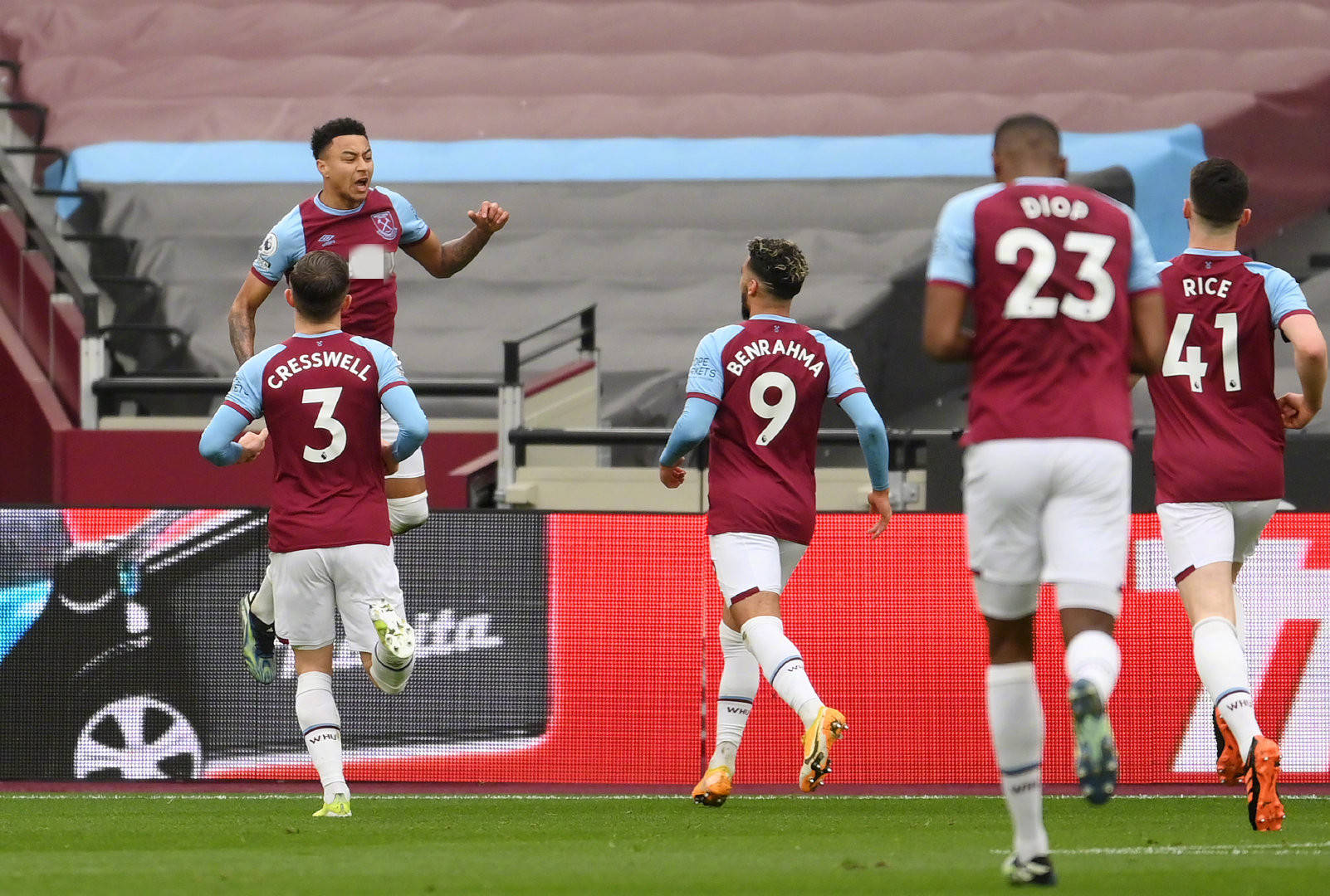 场上成功地 场上成功地